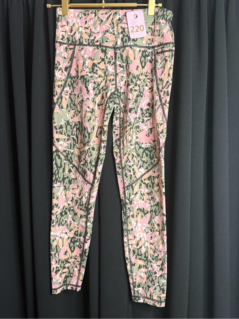 Performance Leggings in Pink & Green Camouflage